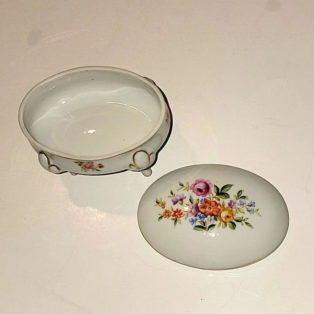 JIMENAU GRAF VON HENNEBERG  PORCELAIN TRINKET DISH WITH LID - Picture 6 of 12